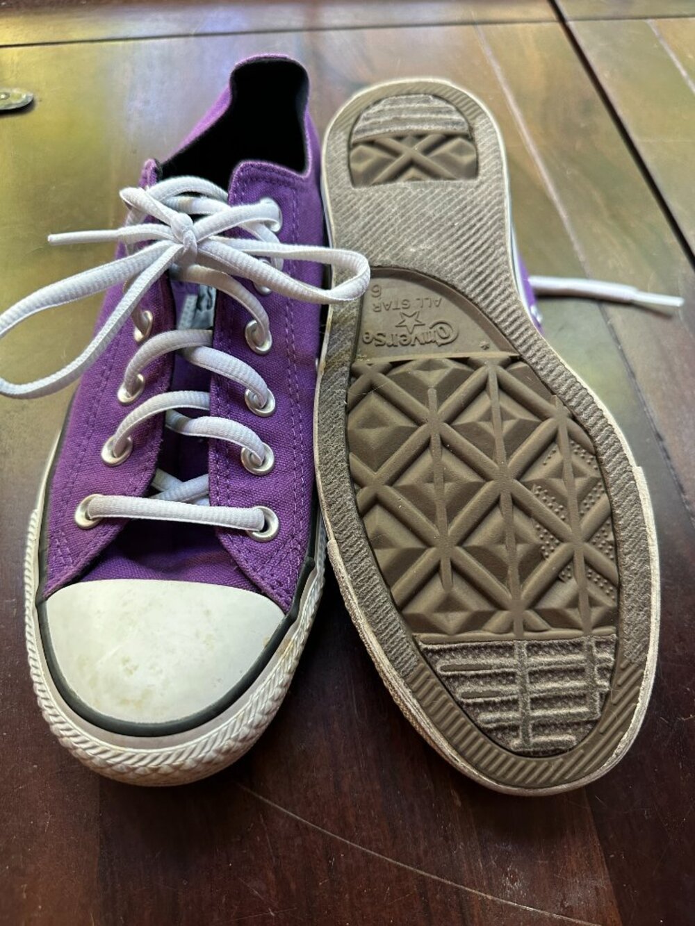 Converse Chuck Taylor All Star Low — Women's 8 | Purple | Very Good Used